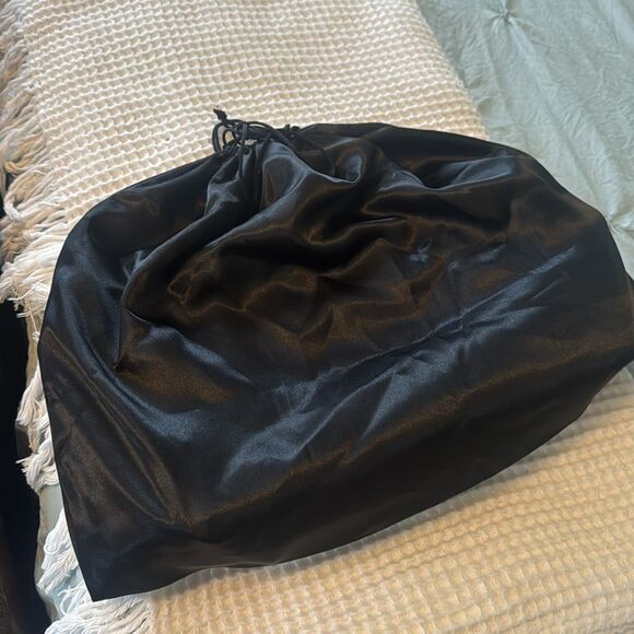 L.A.M.B. Gwen Stefani Stylish Black and White Nylon and Patent Shoulder Bag - Picture 15 of 15